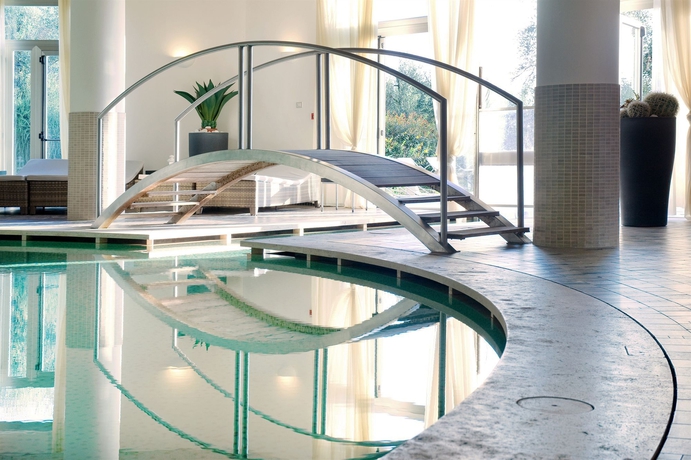 Imagen de la piscina del Hotel Villasanpaolo. Foto 10