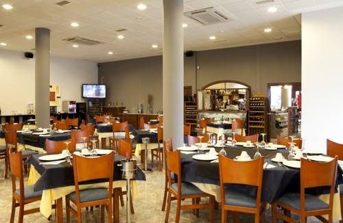 Imagen del bar/restaurante del Hotel Villasegura. Foto 7