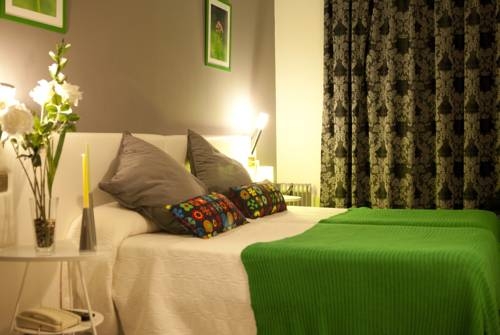 Imagen de la habitación del Hotel Villasegura. Foto 25