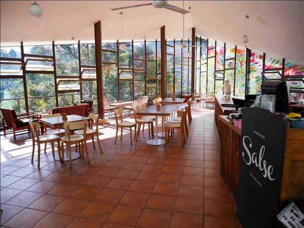 Imagen del bar/restaurante del Hotel Villatel Salse. Foto 10