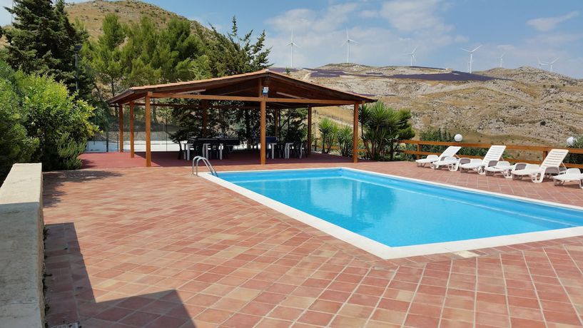 Imagen de la piscina del Hotel Ville Bellajo. Foto 19