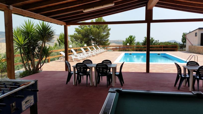 Imagen de la piscina del Hotel Ville Bellajo. Foto 20
