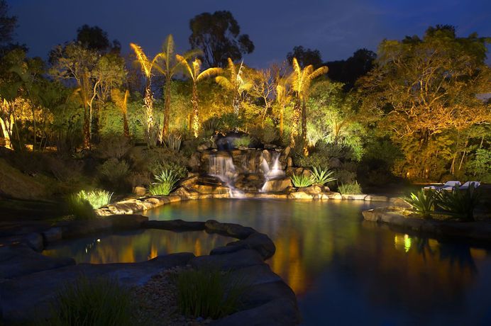 Imagen de la piscina del Hotel Ville Real. Foto 19