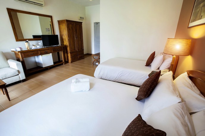 Imagen de la habitación del Hotel Villea Morib. Foto 10