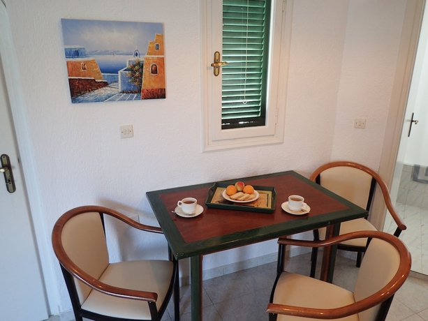 Imagen de la habitación del Hotel Villea Village. Foto 15