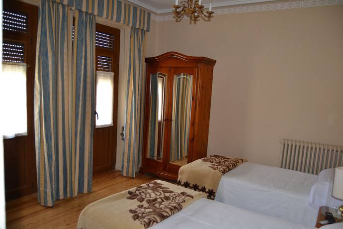 Imagen de la habitación del Hotel Villegas. Foto 4