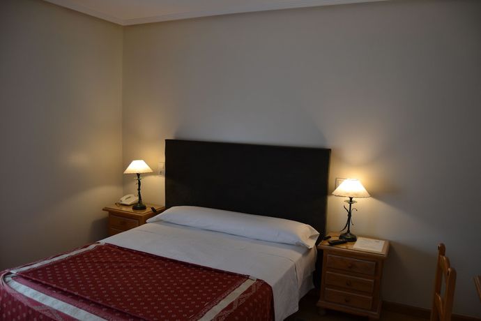 Imagen de la habitación del Hotel Villegas. Foto 9