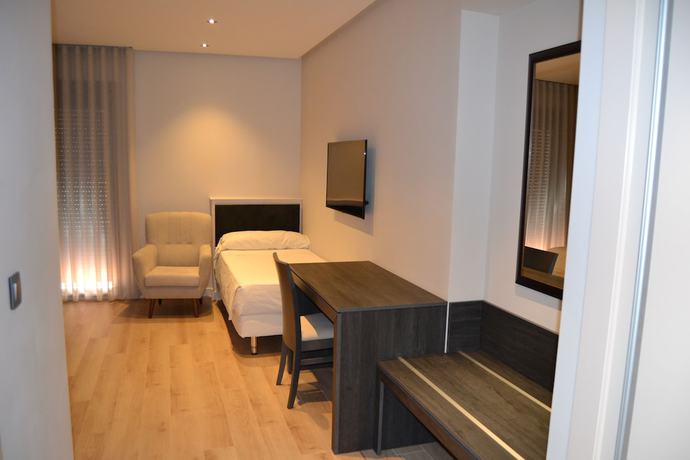Imagen de la habitación del Hotel Villegas. Foto 10