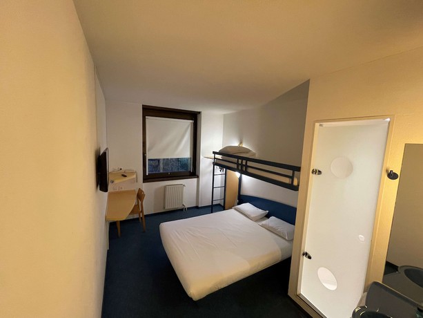 Imagen de la habitación del Hotel Villenouvelle. Foto 4