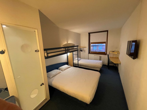 Imagen de la habitación del Hotel Villenouvelle. Foto 11