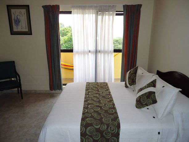 Imagen de la habitación del Hotel Villeta Resort. Foto 19