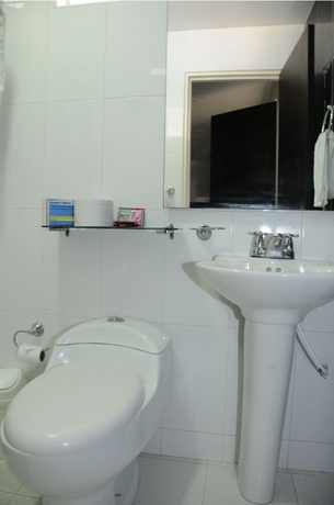 Imagen de la habitación del Hotel Villeta Suite. Foto 13