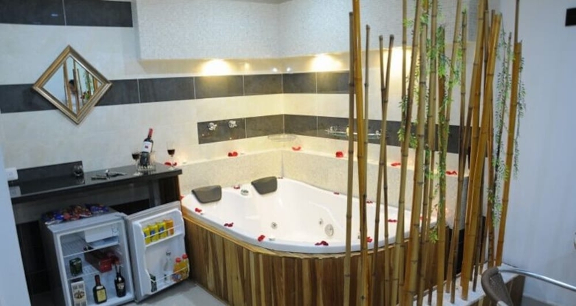 Imagen de la habitación del Hotel Villeta Suite. Foto 16