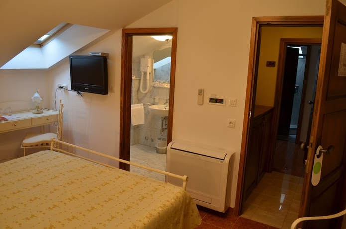 Imagen de la habitación del Hotel Villetta Phasiana. Foto 7