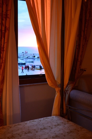 Imagen de la habitación del Hotel Villetta Phasiana. Foto 14