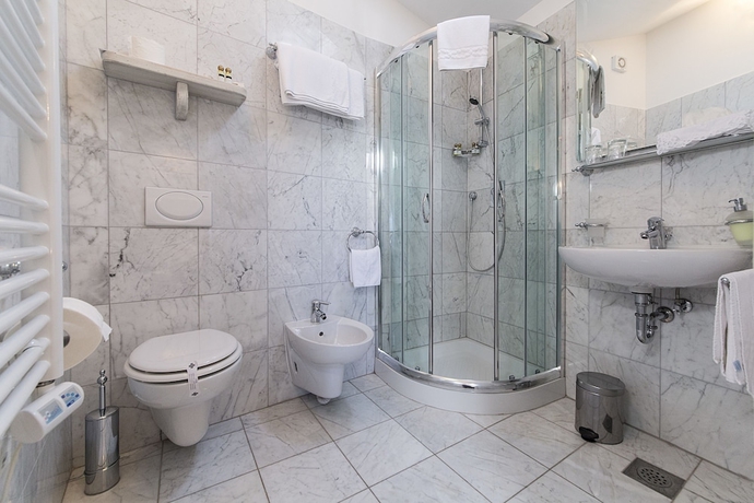 Imagen de la habitación del Hotel Villetta Phasiana. Foto 15