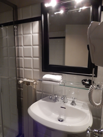 Imagen de la habitación del Hotel Villino Fiorentino. Foto 6