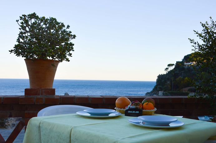 Imagen del bar/restaurante del Hotel Villino Gallodoro. Foto 3