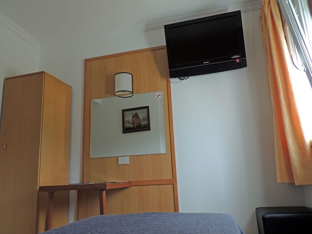 Imagen de la habitación del Hotel Vilobí. Foto 3