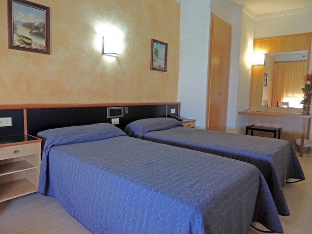 Imagen de la habitación del Hotel Vilobí. Foto 11