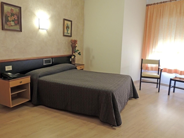 Imagen de la habitación del Hotel Vilobí. Foto 17