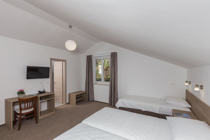 Imagen de la habitación del Hotel Vimbula. Foto 16