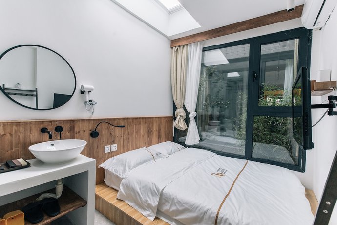 Imagen de la habitación del Hotel Vinawhisper Boutique. Foto 16