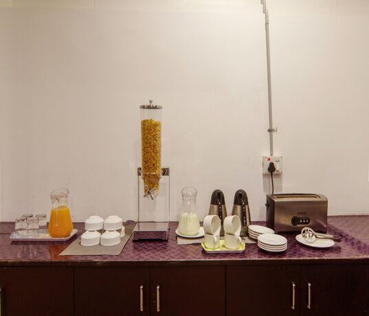 Imagen general del Hotel Vinayaga Excellenciy Tiruppur. Foto 12