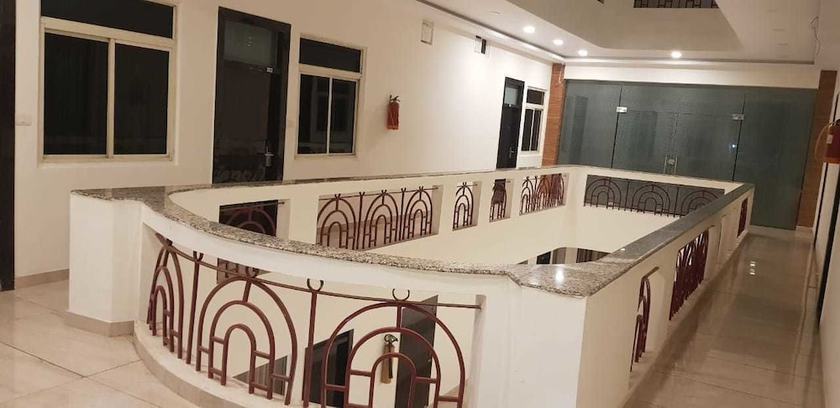 Imagen de los interiores del Hotel Vinayak, Jwalapur. Foto 13