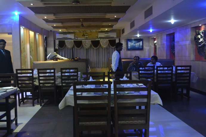 Imagen del bar/restaurante del Hotel Vinayak Palace, Bilaspur. Foto 3