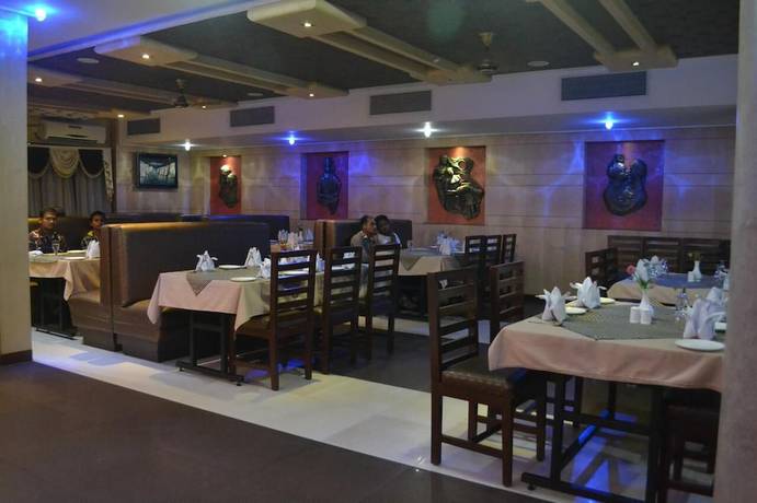 Imagen del bar/restaurante del Hotel Vinayak Palace, Bilaspur. Foto 5