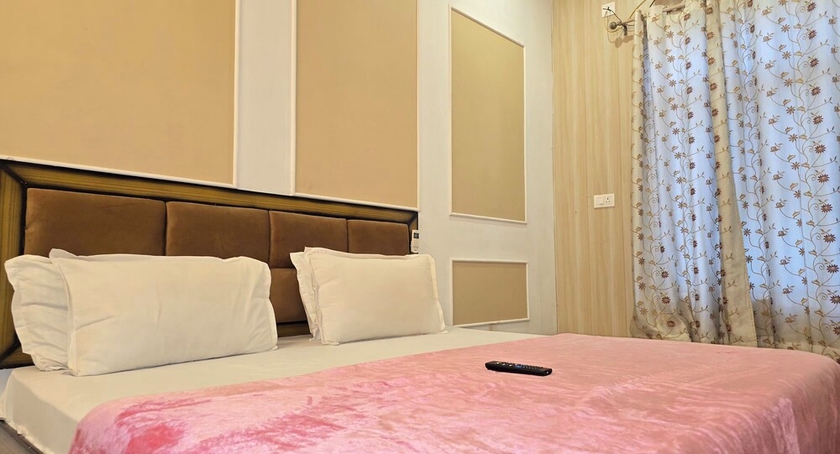 Imagen de la habitación del Hotel Vinayak Palace, Mathura. Foto 5