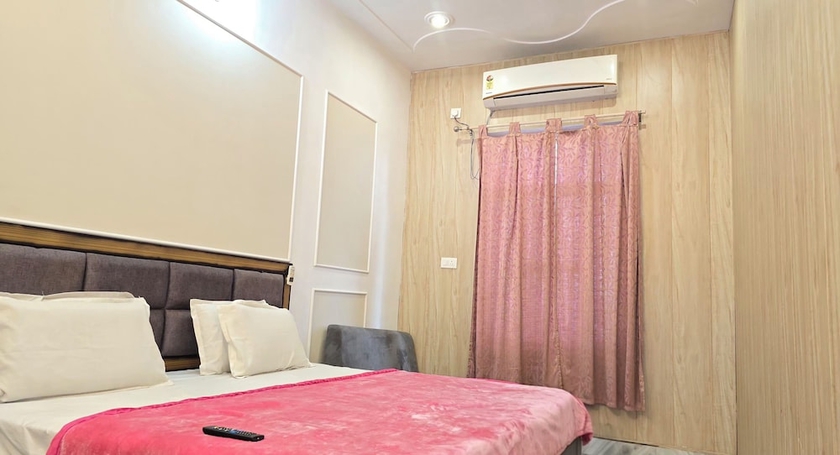 Imagen de la habitación del Hotel Vinayak Palace, Mathura. Foto 12