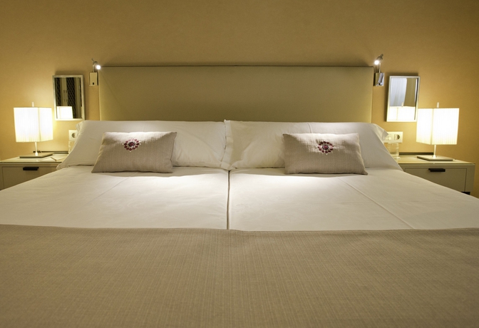 Imagen de la habitación del Hotel Vincci Albayzin. Foto 12