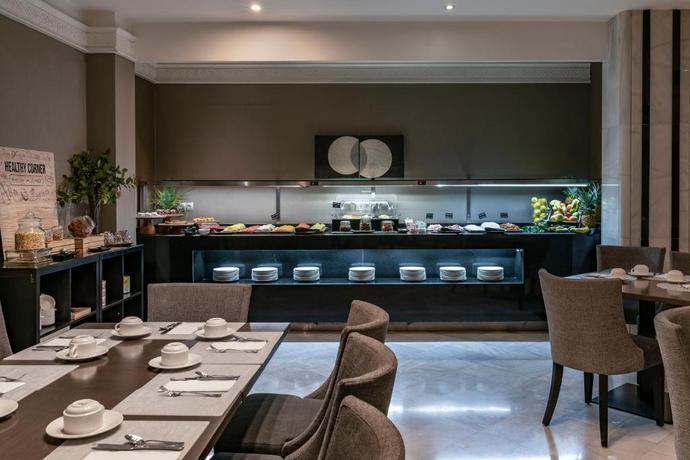 Imagen del bar/restaurante del Hotel Vincci Albayzin. Foto 5