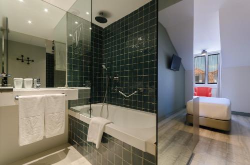 Imagen de la habitación del Hotel Vincci Baixa. Foto 9