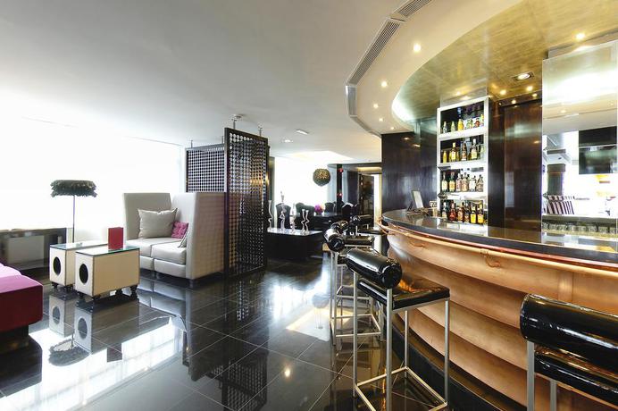 Imagen del bar/restaurante del Hotel Vincci Capitol. Foto 2