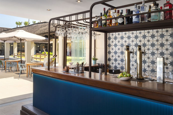 Imagen del bar/restaurante del Hotel Vincci Costa Golf. Foto 5