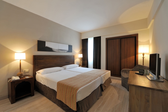 Imagen de la habitación del Hotel Vincci Costa Golf. Foto 9