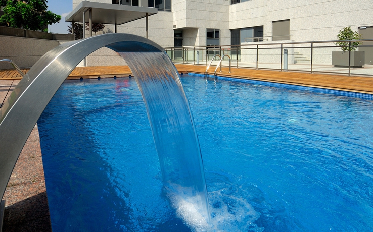 Imagen de la piscina del Hotel Vincci Frontaura. Foto 9