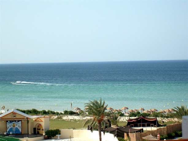 Imagen de los exteriores del Hotel Vincci Helya Beach. Foto 4