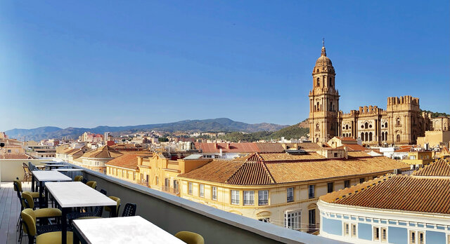 Imagen de los exteriores del Hotel Vincci Larios Diez. Foto 8