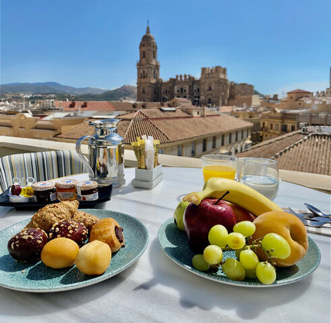 Imagen del bar/restaurante del Hotel Vincci Larios Diez. Foto 2