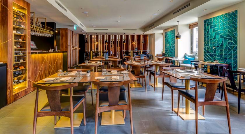 Imagen del bar/restaurante del Hotel Vincci Liberdade. Foto 3