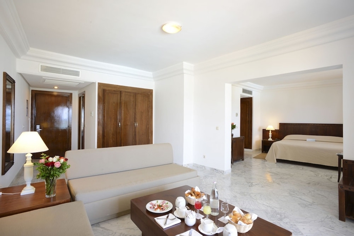 Imagen de la habitación del Hotel Vincci Marillia. Foto 15