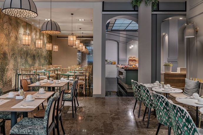 Imagen del bar/restaurante del Hotel Vincci Palace. Foto 6