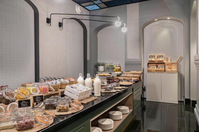 Imagen del bar/restaurante del Hotel Vincci Palace. Foto 2