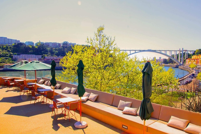Imagen general del Hotel Vincci Porto. Foto 12