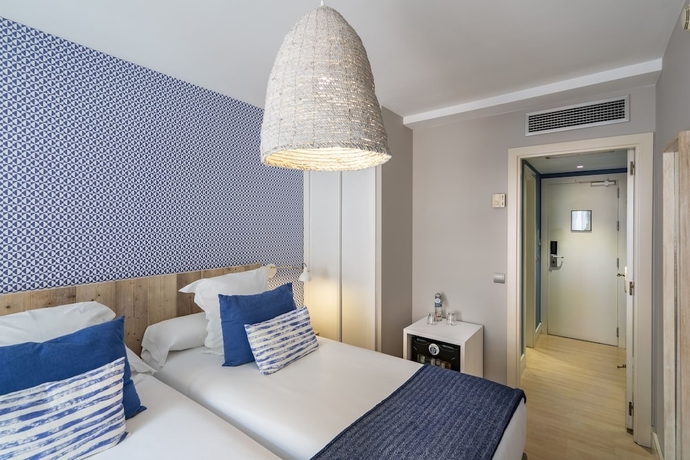 Imagen de la habitación del Hotel Vincci Puerto Chico. Foto 4