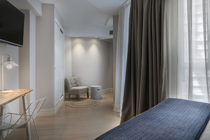 Imagen de la habitación del Hotel Vincci Puerto Chico. Foto 6